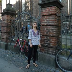 Meet your Posher, Adriana